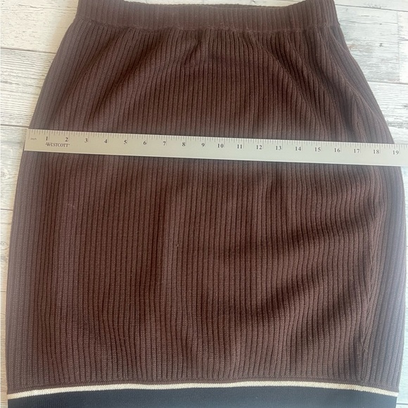 St.John by Marie Gray Sweater Pencil Knee Length Skirt 8 - Picture 7 of 8